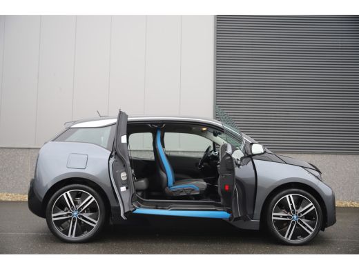 BMW i3 Executive 120Ah 42 kWh Harman Kardon/ Carplay/ W.pomp/3-Fase ActivLease financial lease