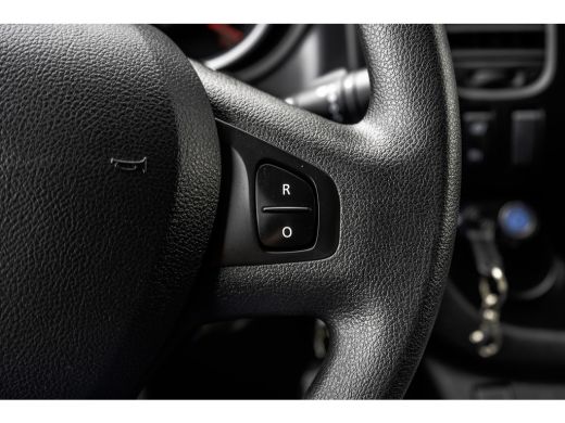 Nissan NV300 **2.0 dCi L2H1 | Euro 6 | 120 PK | Cruise | A/C | Trekhaak** ActivLease financial lease