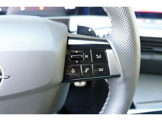 Opel Astra Opel1.6 HYBRID 180PK GS LEVEL 4 AUTOMAAT / NAVI / CLIMA / PDC / CAMERA V+A / 17" LMV / PANO.DAK /... ActivLease financial lease