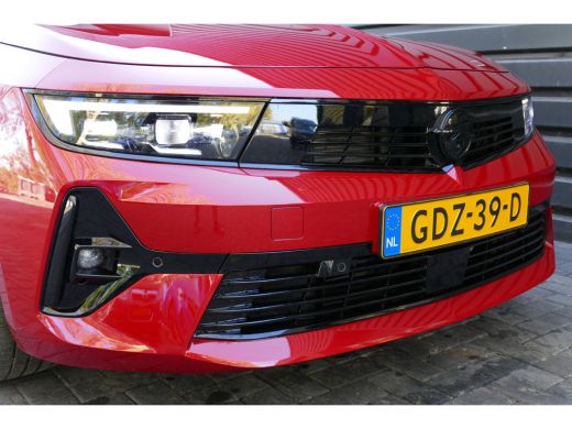 Opel Astra Opel1.6 HYBRID 180PK GS LEVEL 4 AUTOMAAT / NAVI / CLIMA / PDC / CAMERA V+A / 17" LMV / PANO.DAK /... ActivLease financial lease