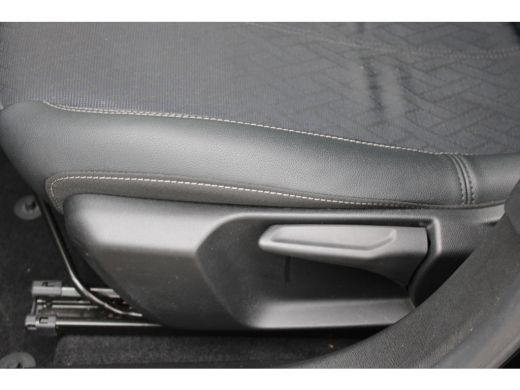 Opel Corsa Opel 1.2 Turbo 100pk Elegance / Navigatie / Draadloos telefoonlader / Parkeersensoren / Carplay /... ActivLease financial lease