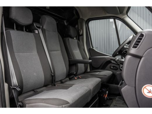 Renault Master 2.3 dCi L2H2 | Euro 6 | 136 PK | Cruise | Airco | Navigatie | LED ActivLease financial lease