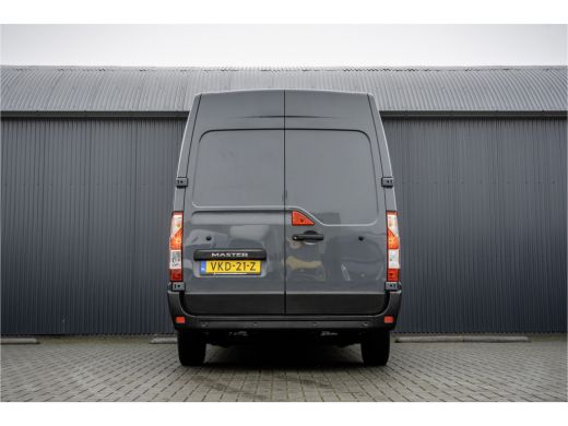 Renault Master 2.3 dCi L2H2 | Euro 6 | 136 PK | Cruise | Airco | Navigatie | LED ActivLease financial lease