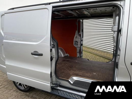 Renault Trafic 2.0 dCi 145PK T29 L2H1 LED LM velgen 2X schuif Sidesteps Trekhaak Sensoren Navi Car-Play Bluetooth ActivLease financial lease
