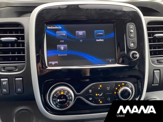 Renault Trafic 2.0 dCi 145PK T29 L2H1 LED LM velgen 2X schuif Sidesteps Trekhaak Sensoren Navi Car-Play Bluetooth ActivLease financial lease