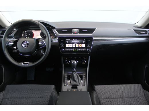 Skoda Superb Combi 1.5 TSI ACT Business Edition Plus | Memory St. | ACC | Camera | Trekhaak | LED | PDC V&A | ... ActivLease financial lease