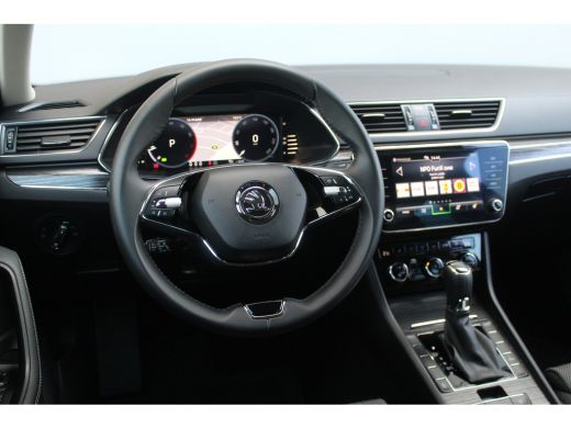 Skoda Superb Combi 1.5 TSI ACT Business Edition Plus | Memory St. | ACC | Camera | Trekhaak | LED | PDC V&A | ... ActivLease financial lease