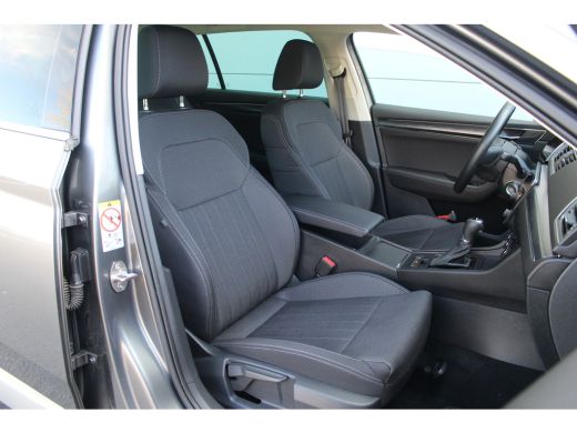 Skoda Superb Combi 1.5 TSI ACT Business Edition Plus | Memory St. | ACC | Camera | Trekhaak | LED | PDC V&A | ... ActivLease financial lease