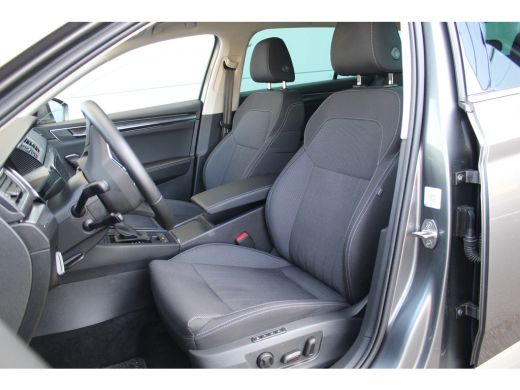 Skoda Superb Combi 1.5 TSI ACT Business Edition Plus | Memory St. | ACC | Camera | Trekhaak | LED | PDC V&A | ... ActivLease financial lease