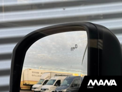 Volkswagen Crafter 30 2.0 TDI L3H3 180PK LED Automaat LM velgen Camera Sensoren ACC Massagestoel Parkeerhulp ActivLease financial lease