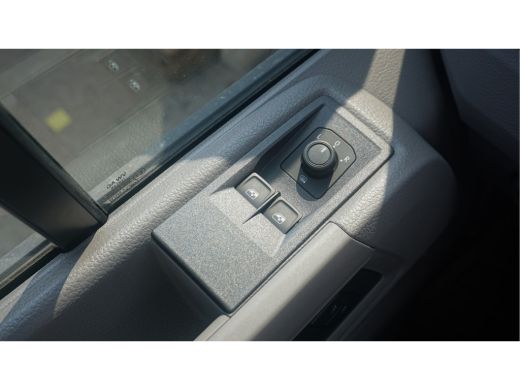 Volkswagen Crafter 30 2.0 TDI L3H3 Trendline 30 2.0 TDI 140PK Aut, L3H3 Trendline, Bijrijdersbank, App Connect, Acht... ActivLease financial lease