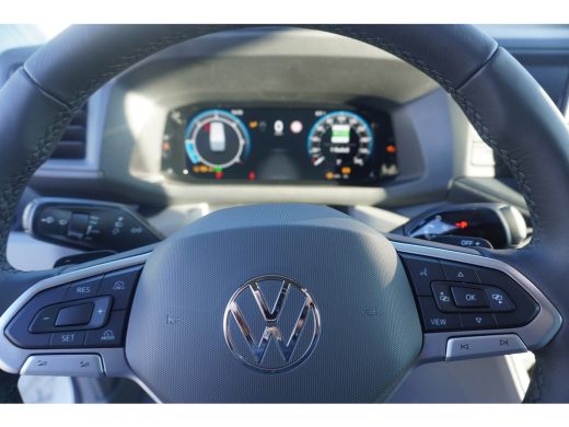 Volkswagen Crafter 35 2.0 TDI L4H3 Highline 35 2.0 TDI L4H3 Highline 140 pk Aut., Airco, Vierseizoensbanden, Navigat... ActivLease financial lease