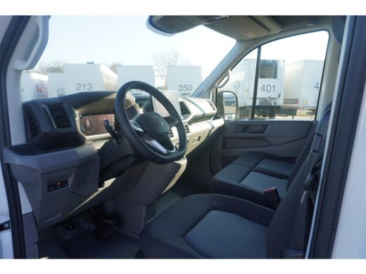 Volkswagen Crafter 35 2.0 TDI L4H3 Highline 35 2.0 TDI L4H3 Highline 140 pk Aut., Airco, Vierseizoensbanden, Navigat... ActivLease financial lease