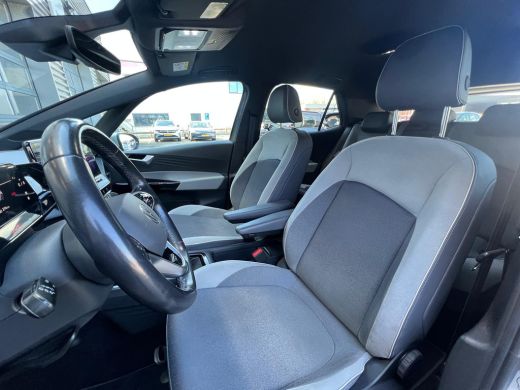 Volkswagen ID.3 204 pk First Plus 58 kWh | Achteruitrijcamera | Navigatie | Stoelverwarming | ActivLease financial lease
