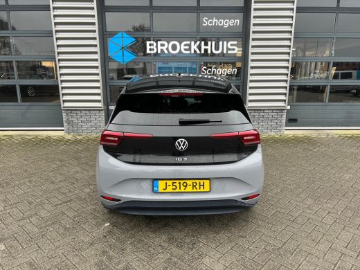 Volkswagen ID.3 204 pk First Plus 58 kWh | Achteruitrijcamera | Navigatie | Stoelverwarming | ActivLease financial lease