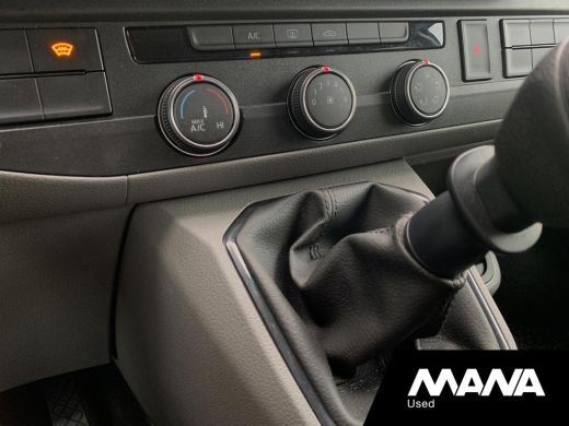 Volkswagen Transporter 2.0TDI L2H1 DC Dubbel Cabine Airco 12V Trekhaak Sensoren Voorruit-Verwarming Cruise Passagierssto... ActivLease financial lease