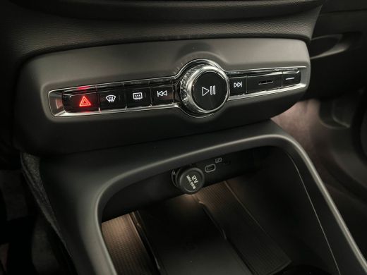 Volvo  C40 Volvo Recharge Plus 69 kWh | Achterspoiler | Achterspoiler | Achteruitrijcamera ActivLease financial lease
