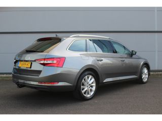 Skoda Superb Combi 1.5 TSI ACT Business Edition Plus | Memory St. | ACC | Camera | Trekhaak | LED | PDC V&A | ...