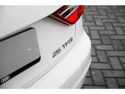 Audi A1 Sportback 25 TFSI Pro Line ActivLease financial lease