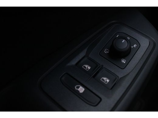 Ford Transit Connect 2.0 EcoBlue L2 Limited | TREKHAAK | FULL LED | ADAPTIVE CRUISE | BLIS | CAMERA ActivLease financial lease