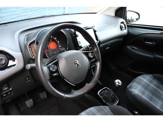 Peugeot 108 1.0 e-VTi Allure | Navi by app | Camera | Climate control | Lichtmetaal | ActivLease financial lease