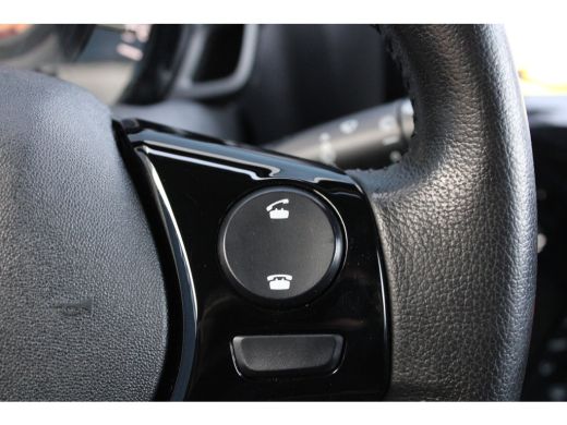 Peugeot 108 1.0 e-VTi Allure | Navi by app | Camera | Climate control | Lichtmetaal | ActivLease financial lease