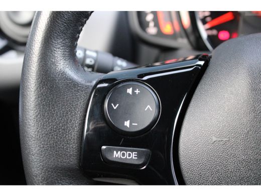 Peugeot 108 1.0 e-VTi Allure | Navi by app | Camera | Climate control | Lichtmetaal | ActivLease financial lease