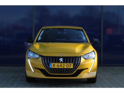 Peugeot 208 1.2 Allure | Climate & Cruise C. | Donker Glas | 16'' LMV | Carplay | Park Assist | DAB | ActivLease financial lease