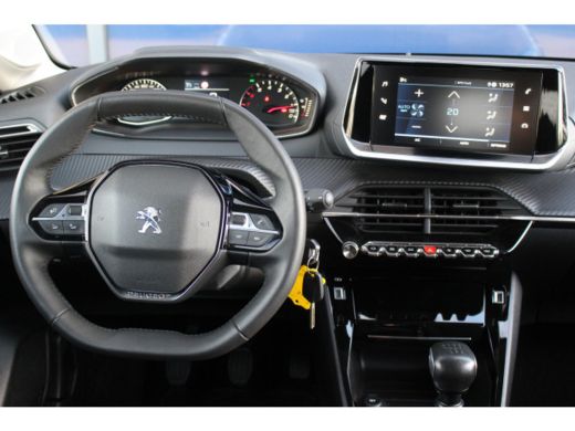 Peugeot 208 1.2 Allure | Climate & Cruise C. | Donker Glas | 16'' LMV | Carplay | Park Assist | DAB | ActivLease financial lease