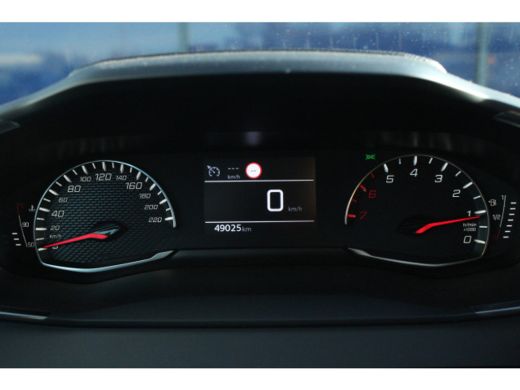 Peugeot 208 1.2 Allure | Climate & Cruise C. | Donker Glas | 16'' LMV | Carplay | Park Assist | DAB | ActivLease financial lease