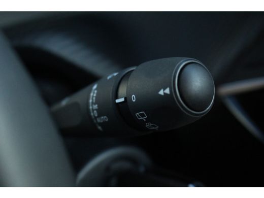 Peugeot 208 1.2 Allure | Climate & Cruise C. | Donker Glas | 16'' LMV | Carplay | Park Assist | DAB | ActivLease financial lease