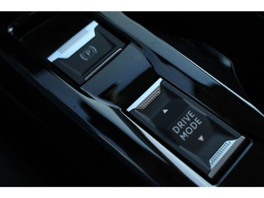 Peugeot 208 1.2 Allure | Climate & Cruise C. | Donker Glas | 16'' LMV | Carplay | Park Assist | DAB | ActivLease financial lease