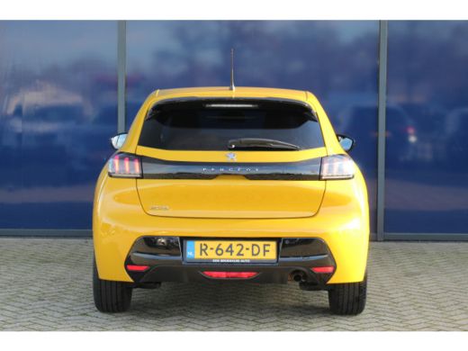 Peugeot 208 1.2 Allure | Climate & Cruise C. | Donker Glas | 16'' LMV | Carplay | Park Assist | DAB | ActivLease financial lease