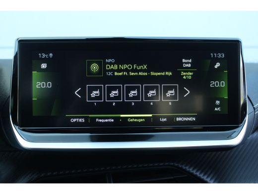 Peugeot 208 1.2 GT | LED | 17" LMV | Camera | Navi | Climate & Cruise C. | ActivLease financial lease