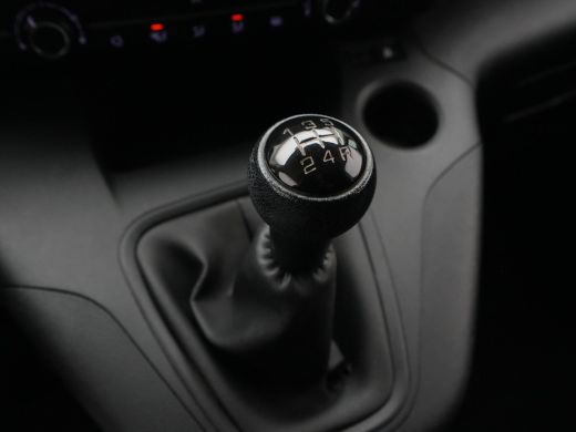 Peugeot Partner 1.5 BlueHDI Pro Airco Cruise Pdc Trekhaak ActivLease financial lease