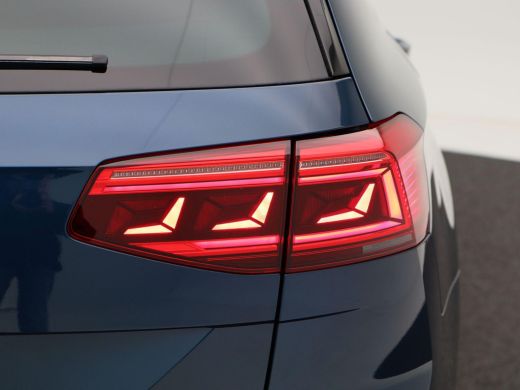 Volkswagen Passat Variant 1.5 TSi 150 Pk Automaat R-Line Business + | Full LED | Navigatie | Camera | Adaptive Crui... ActivLease financial lease