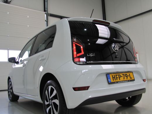 Volkswagen up! 1.0 Active 5drs. Clima | Apps ActivLease financial lease