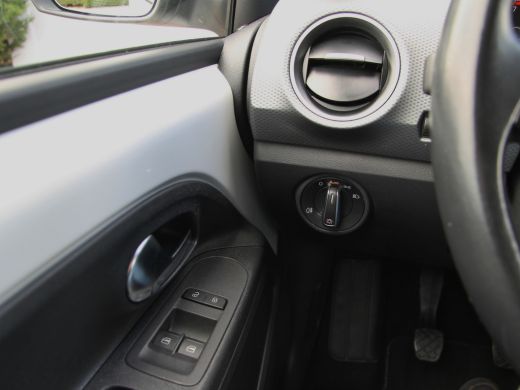 Volkswagen up! 1.0 Active 5drs. Clima | Apps ActivLease financial lease