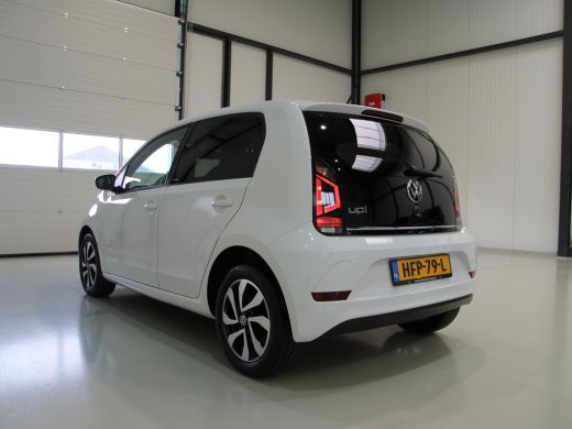 Volkswagen up! 1.0 Active 5drs. Clima | Apps ActivLease financial lease