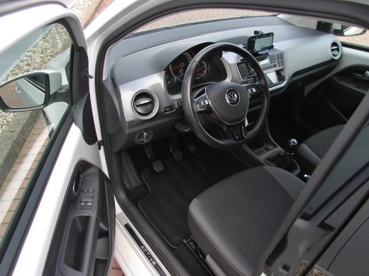 Volkswagen up! 1.0 Active 5drs. Clima | Apps ActivLease financial lease
