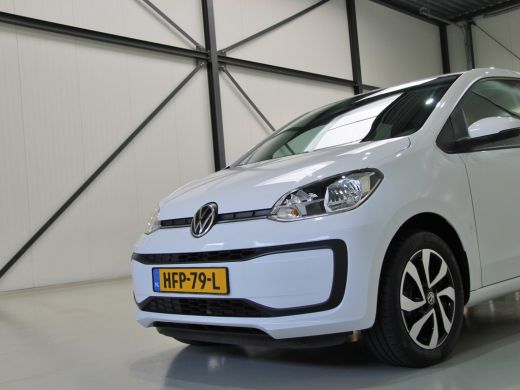 Volkswagen up! 1.0 Active 5drs. Clima | Apps ActivLease financial lease