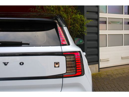Volvo  EX30 Twin Motor Performance Ultra 428pk 69 kWh | Full Option! | Heico Sportiv | Breeze interior | 1 of 1! ActivLease financial lease