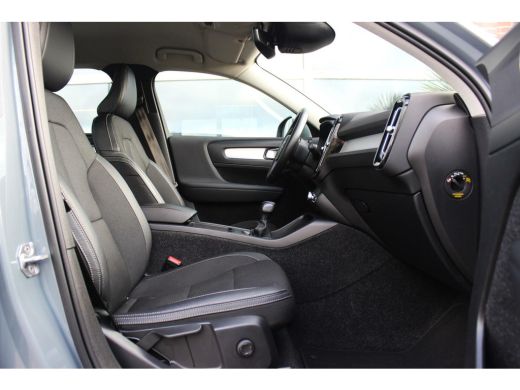 Volvo  XC40 1.5 T3 Momentum Pro | NL auto | Inc btw | LED | Camera | Navi | 18 inch | Half leer | 163 pk | Spotify | Roofrails | NAP | 2 eigenaar | ➡️ ActivLease financial lease