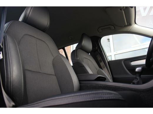 Volvo  XC40 1.5 T3 Momentum Pro | NL auto | Inc btw | LED | Camera | Navi | 18 inch | Half leer | 163 pk | Spotify | Roofrails | NAP | 2 eigenaar | ➡️ ActivLease financial lease