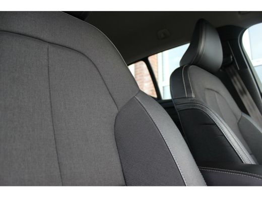 Volvo  XC40 1.5 T3 Momentum Pro | NL auto | Inc btw | LED | Camera | Navi | 18 inch | Half leer | 163 pk | Spotify | Roofrails | NAP | 2 eigenaar | ➡️ ActivLease financial lease
