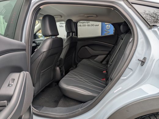 Ford Mustang Standard RWD 75 kWh | Carplay | Camera | Voorruitverw. | *Direct leverbaar ActivLease financial lease