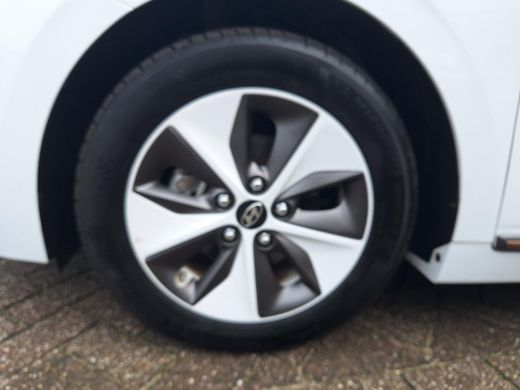 Hyundai IONIQ Comfort EV | Rijklaarprijs! | 100% SOH rapport | Efficiënte EV | Navi | Climate | Adaptive CC | I... ActivLease financial lease