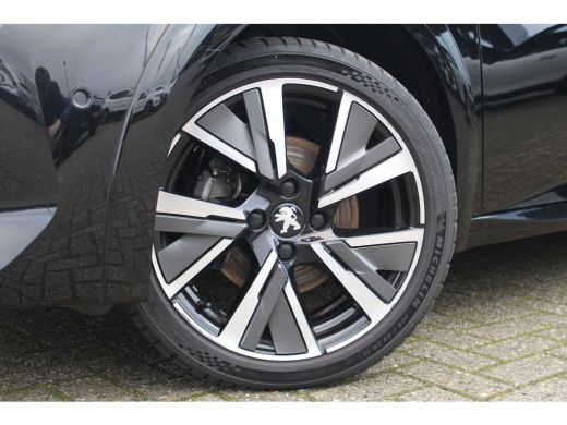 Peugeot 208 1.2 100PK GT | Camera | DAB+ | 3D-Dash | 17'' Lichtmetaal | Clima | Bluetooth | Getint glas | | C... ActivLease financial lease