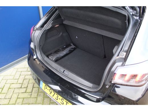 Peugeot 208 1.2 100PK GT | Camera | DAB+ | 3D-Dash | 17'' Lichtmetaal | Clima | Bluetooth | Getint glas | | C... ActivLease financial lease