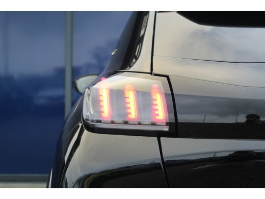 Peugeot 208 1.2 100PK GT | Camera | DAB+ | 3D-Dash | 17'' Lichtmetaal | Clima | Bluetooth | Getint glas | | C... ActivLease financial lease